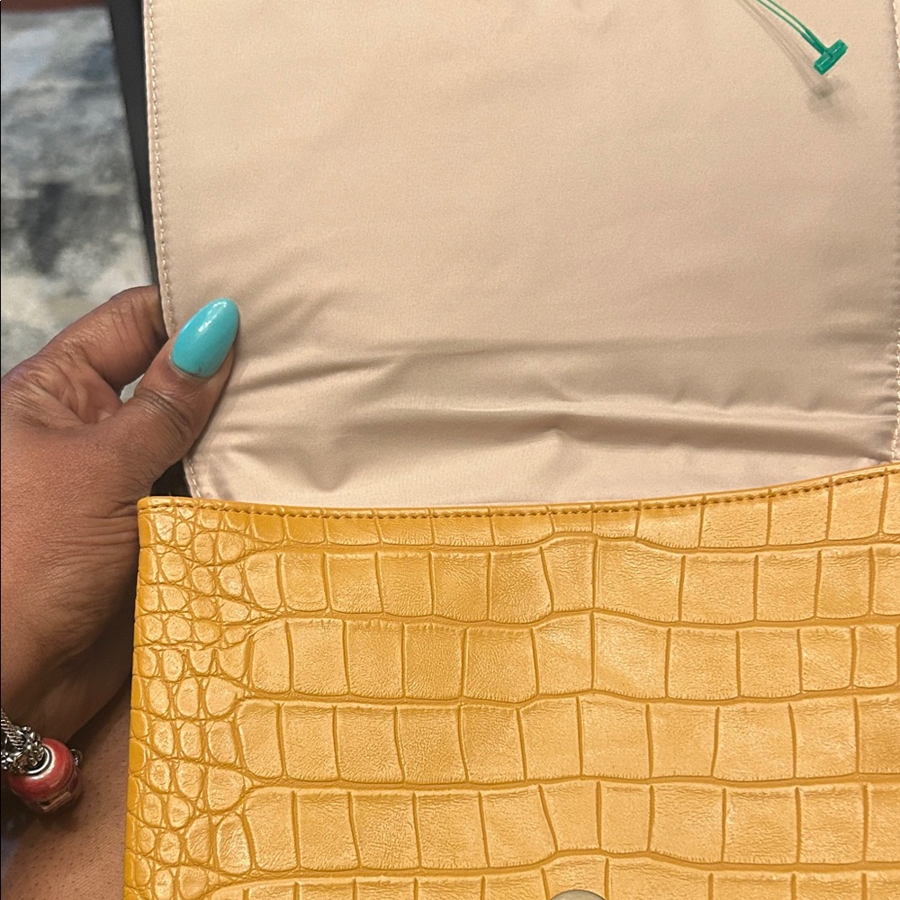 H&M Mustard Crocodile-Embossed Crossbody Bag - Picture 3 of 6